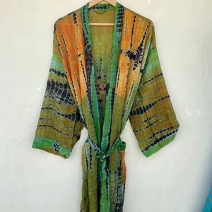 Kimono vert en soie tie dye Robe de plage couverture Kimono en soie Robe longue en soie d'été - Product Image 1