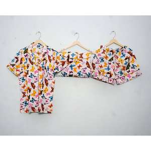 Conjunto de pijama de algodón 100% hecho a mano en India, transpirable, con estampado de mariposas, estilo vintage, ropa de dormir corta para mujer. - Product Image 1
