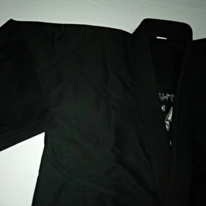 Uniforme de Jiu-Jitsu Brésilien (BJJ) personnalisé, broderie de qualité supérieure, 100% coton respirant, séchage rapide, coupe ajustée, vêtements d'arts martiaux BJJ - Product Image 1