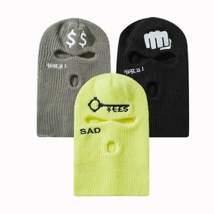 Bonnet brodé unisexe style streetwear avec trous pour les yeux et la bouche, couleurs gris, noir et jaune fluo - Product Image 1