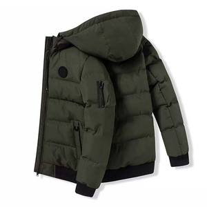 Blouson court matelassé pour homme avec logo personnalisé – Personnalisation OEM ODM disponible, Vêtement d'extérieur hivernal décontracté urbain - Product Image 3