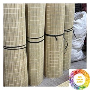 Panneau décoratif tissé en bambou rouge et jaune pour rideau, idéal pour plafond de patio, décoration artistique intérieure et extérieure - Product Image 4