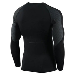 Último Diseño de Camiseta Deportiva Rash Guard para Hombre, Camiseta Rash Guard de Precio Económico y Alta Venta con Logotipo Personalizado, Hecha en Pakistán - Product Image 2