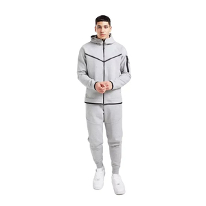Chándal elegante para hombre con tela suave y corte relajado, perfecto para el gimnasio, correr y uso diario informal y cómodo. - Product Image 6