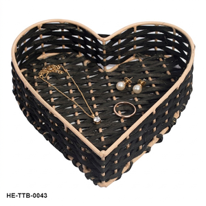 Cesta de Ratán Weavora Noirheart - Cesta Artesanal Ecológica Impermeable en Forma de Corazón con Encanto Rústico Contemporáneo - Product Image 1
