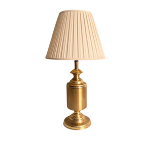 Lampe de table colonne en laiton massif poli de style vintage, avec un magnifique abat-jour plissé crème de style original, idéale pour la décoration de chevet. - Product Image 1
