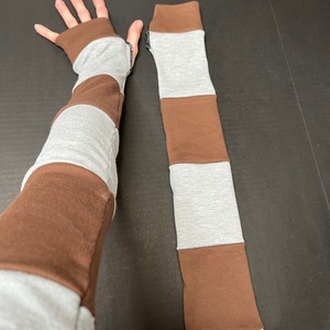 Manguito de brazo a rayas morado y negro para adultos, protección anti-UV, diseño elástico unisex, para ciclismo y actividades al aire libre, manguito de brazo personalizado. - Product Image 6