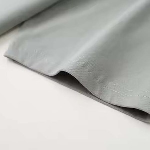 T-shirt de sport personnalisé pour homme, haute qualité, col rond uni et manches courtes, impression sérigraphique sur tissu tricoté - Product Image 2