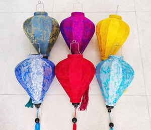 Manufacturer Garlic Shape Silk Lanterns Vietnam Bamboo <b>Frame</b> Silk Lanterns Decorative Silk Lanterns For Decor - Product Image 1