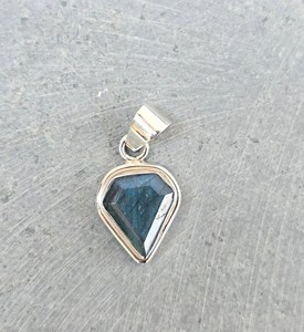 Labradorite Pendant 925 Sterling Silver <b>Solid</b> Gemstone Handmade Elegant Necklace Gift For Women Fashion Jewelry - Product Image 3