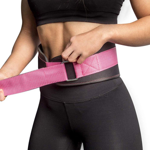 Cinturón de Levantamiento de Pesas Ajustable de Neopreno Rosa para Mujer con Soporte Lumbar Profesional para Entrenamiento Físico en el Gimnasio - Protector de Cintura - Product Image 2
