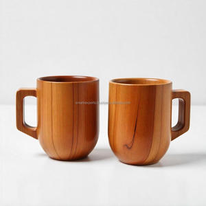 Tasse en bois naturel fabriquée à la main Design rustique élégant et durable écologique pour le thé, le café et les boissons chaudes pour les fêtes - Product Image 3