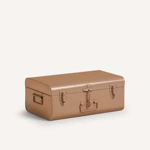 Colección de baúles de almacenamiento de acero en tono pastel con cierres en tono dorado para una arreglado interior elegante - Product Image 4