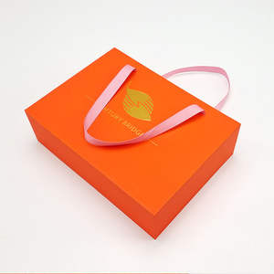 Boîte cadeau pliante en carton de luxe personnalisée avec fermeture magnétique en feuille UV et doublure en éponge, emballage sur mesure haut de gamme - Product Image 6