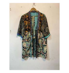 Robe kimono confortable et légère, style hippie, pour l'été, avec empiècements et imprimé floral bohème - Product Image 1
