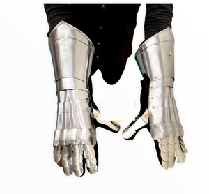 Guantes Medievales de Acero Inoxidable con Puño de Cuero Negro para Disfraz de Fantasía - Product Image 2