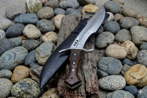 Cuchillo Bowie de 24 Pulgadas con Mango de Madera, Hoja de Acero con Alto Contenido de Carbono, Diseño de Punta Caída, Grado Industrial, Uso en Exteriores, OEM Disponible, 3 Años de Garantía - Product Image 4
