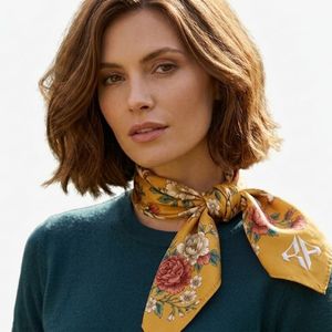 Pañuelos Cuadrados para Mujer al por Mayor, Nueva Colección de Alta Calidad, 100% Seda, Material Premium, Color Sólido, para Uso en Exteriores, con Logotipo Personalizado - Product Image 1
