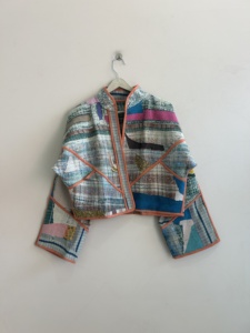 Kantha Vintage <b>Patchwork</b> Embroidered Spandex/Cotton Women's Full Sleeve Reversible Jacket with Contrast Color Design for Autumn - Product Image 4