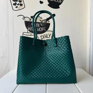 Bolso Tote Tejido de Estilo Elegante, Bolso de Hombro para Mujer con Patrón de Cestería Hecho a Mano, Material Reciclado Ecológico para Viajes y Playa - Product Image 4