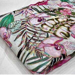 Tela estampada premium para ropa de mujer, prendas de diseñador, colección boutique y línea textil moderna para moda. - Product Image 4