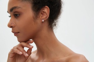 ต่างหูเพชรทรงหัวใจลอยตัว ทอง 14K หรูหรา ประดับเพชรเลี้ยงในห้องปฏิบัติการ ดีไซน์เรียบหรู เหมาะสำหรับผู้หญิง เป็นของขวัญแต่งงาน - Product Image 2