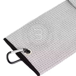 Serviette de golf fonctionnelle et sportive avec boucle de suspension intégrée pour fixation sur sac de caddie - Product Image 5