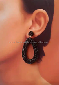 งานฝีมือเรซิ่นขายส่ง ดีไซน์ยอดนิยม ต่างหูประดับลูกปัดเรซิ่น พร้อมชุดต่างหูสำหรับผู้หญิง สินค้างานฝีมือสุดหรู - Product Image 5