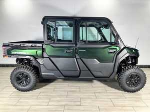 Vehículo Utilitario Deportivo CFMOTO UFORCE 1000XL, UTV Todoterreno de Tamaño Completo con Cabina Cerrada y Neumáticos Grandes - Product Image 1