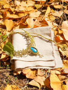 Collar de Macramé Hecho a Mano con Jade, Gema Azul Brillante, Cadenas Clásicas, Cordón Ajustable, Joyería Artesanal, Collar Destacado - Product Image 3