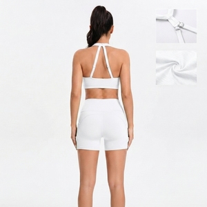 Conjunto Deportivo Elástico de 2 Piezas para Mujer, Top con Cuello Halter y Shorts Ajustados de Cintura Alta para Yoga, Gimnasio y Fitness - Product Image 2