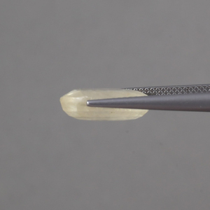 Zafiro Amarillo Natural Genuino Certificado por IGI, Grado AAA, Corte Cojín de 14x10 mm, 7.67 Quilates, Piedra Preciosa Suelta con Cambio de Color, Encerada/Aceitada - Product Image 2