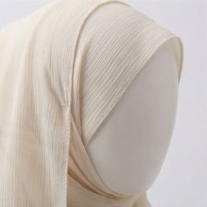 ผ้าพันคอผีเสื้อแบบมีระบายสีสันสดใสแฟชั่นล่าสุดสำหรับผู้หญิง ผ้าคลุมศีรษะมุสลิม ฮิญาบ เนื้อผ้านุ่ม พรีเมียม หรูหรา ทันสมัย - Product Image 4