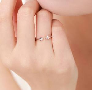 Anillo Apilable Ajustable de Plata de Ley 925 Chapado en Oro con Tres Puntos para Compromiso y Boda, Joyería de Lujo - Product Image 5