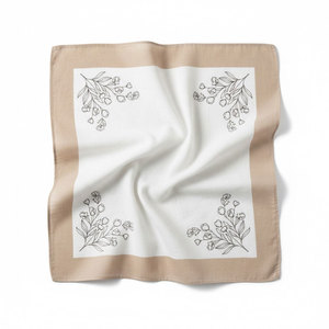 Pañuelo Bandana Unisex con Estampado Clásico, para un Estilo Cultural y Tradicional - Product Image 1