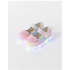 Zapatos OZKIZ Coreanos Cómodos con Diseño de Corazón para Niñas de 2 a 6 Años, Material Brillante en la Parte Superior, para Primavera/Otoño, Venta al Por Mayor, Moda Infantil - Product Image 1