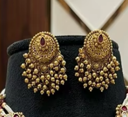 Ensemble de collier et boucles d'oreilles en or plaqué de qualité supérieure, de style polki, pour les femmes, pour les occasions de mariage - Product Image 2