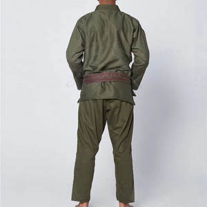 Uniforme de Karate Tradicional para Entrenamiento de Artes Marciales, con Tela de Algodón Ligera y Costuras Resistentes - Product Image 2