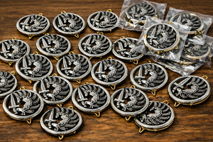 Épingles en métal, badges en métal faits à la main, épingles légères et tendance, badges décoratifs de haute qualité, logo personnalisé, vente en gros - Product Image 6