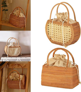 Bolso de Ratán Más Vendido con Conchas Marinas, Bolso Cubo de Ratán Tejido, Bolso de Hombro de Paja de Ganchillo Estilo Verano para Mujer de 99 Gold Data - Product Image 3