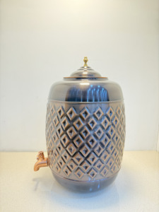 Distributeur d'eau en cuivre pur de qualité supérieure, motif diamant gaufré, 11L, forme baril, Matka, étanche, en métal, avec robinet, pour camping - Product Image 3
