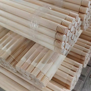 Manche de balai en bois de pin de qualité supérieure – Surface lisse poncée, grain naturel brillant, durable et résistant à l'humidité - Product Image 1