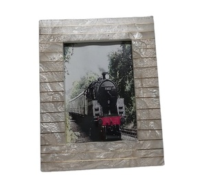 Handcrafted Mother of Pearl <b>Photo</b> <b>Frame</b> Striped Resin <b>Picture</b> <b>Frame</b> Tabletop Home Decor - Product Image 1