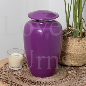Urna de cremación clásica morada personalizable para adultos, tamaño mediano, contenedor para cenizas conmemorativas. - Product Image 3