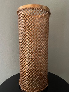 Soporte decorativo dorado con diseño de lazo para colgar esterillas de yoga y sombrillas, ayuda a que las sombrillas mojadas se secan adecuadamente. - Product Image 6