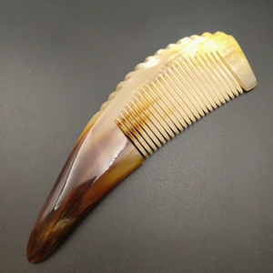 Ensemble de peignes en corne, design tendance, naturel, pour le soin des bébés et la beauté féminine, fait main, écologique, pour un usage quotidien - Product Image 4