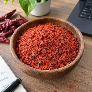 Chiles Rojos Deshidratados de Primera Calidad, Chiles Rojos Triturados de Origen Indio, Chiles Picantes Naturales DEV NAMO 0.25KG 24 Meses - Product Image 1