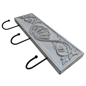 Elegante Porta Llaves Decorativo de Madera Tallada, Acabado Blanco, Hecho a Mano, para Entrada, de Madera Sintética - Product Image 4