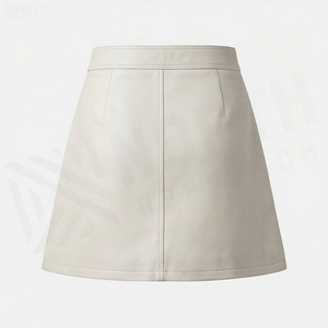 Jupe courte en similicuir pour femme, coupe trapèze, avec poche, couleur unie brillante, design minimaliste, taille normale, à porter toute l'année - Product Image 2