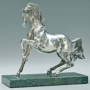 Estatua de caballo de aluminio fundido de primera calidad, elegante figura equina metálica, pieza central decorativa para interiores de hogares sofisticados. - Product Image 3
